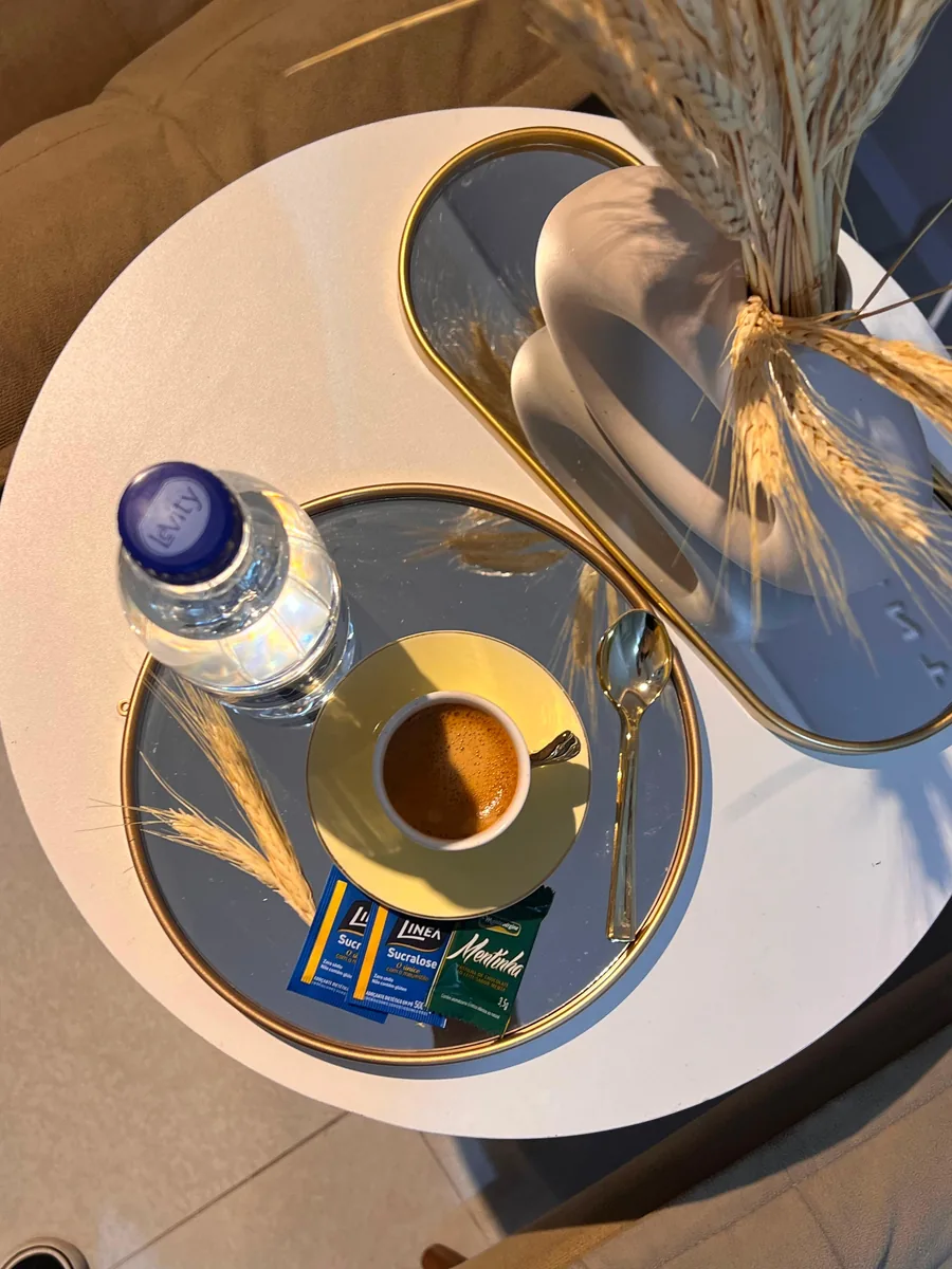 Detalhe do café servido na recepção