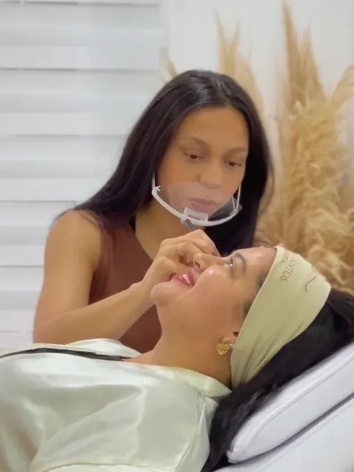Atendimento facial em andamento